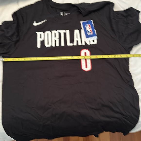 NBA T-Shirt Mens Size L Black Red Damian Lillard Performance Knit Graphic #0 - Picture 5 of 5